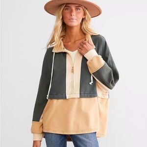 BKE Beige and Green Quarter Zip Pullover